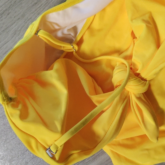 Yellow bathing suit - Picture 3 of 5